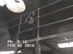 Sexy Carmen Bicondova hot dance on Gotham set 1/2