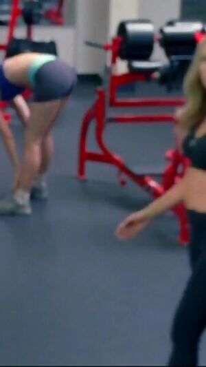 Scarlett Johansson is just begging for a rough pounding if she's visiting the gym in this outfit