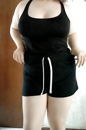 Unsure about accepting a tinder date cause I'm shy🥺