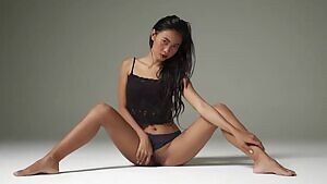 This Asian chick's pussy