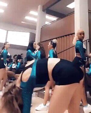 Sydney Sweeney massive tits are well known for a reason, but she has a seriously hot ass too