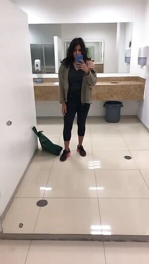 I might or not orgot my underwear to do this 😈 btw there was someone inside and gave me such a rush 😳🤭