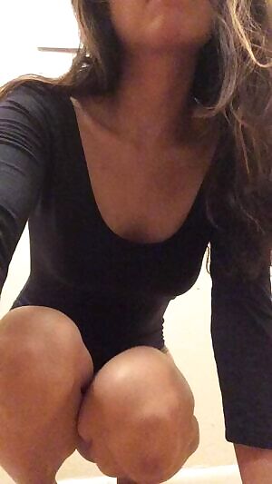 gif showing off my pussy crem!