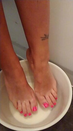 Ohh so cold ❄ and smooth... 💋🥛👠