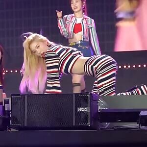 Uni.t/Sonamoo - Euijin