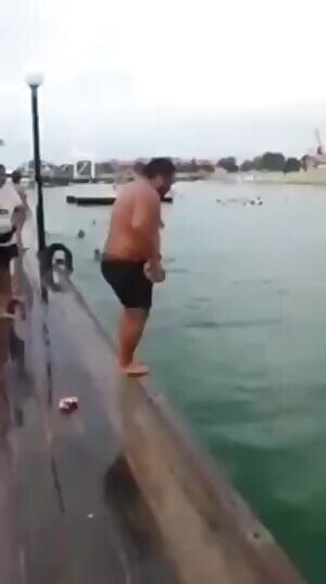 People have been asking for a assive cumshot pt.2 so here it is!