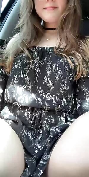 Displaying boobs and spreading lips
