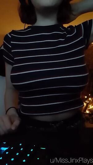 Enjoy my tits