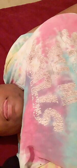 Had to carry these all day at work today and now my back is killing me ! Massage please ?! 😫😁