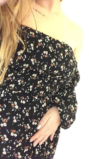 Sneaking away from the wedding to be naughty for you guys 😂