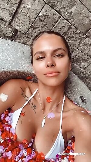 Viki and Katarina - 3