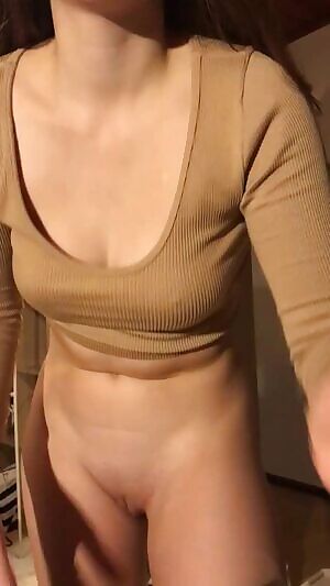 My tits are out for your dick to be hard 😘