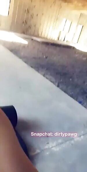 Flashing my boobs at a construction site😉