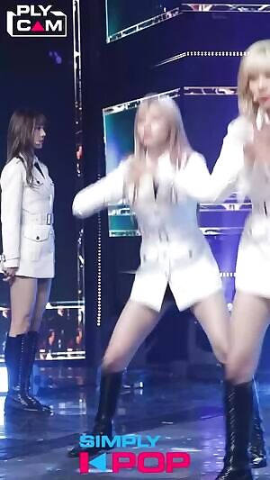 Dreamcatcher - JiU's sexy thighs and butt!