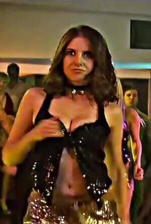 Alison Brie dancing