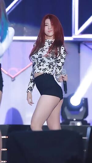 Hello Venus - Seoyoung Nice Ass and Legs