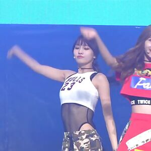 Twice - Momo