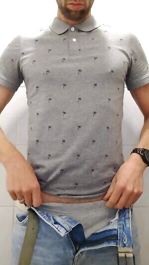 I let my beard grow, just so I could post on here...😏 37M