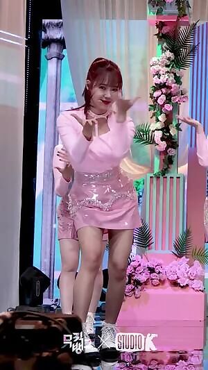 Weki Meki - Yoojung