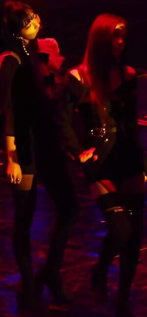 Blackpink - Jennie cleavage