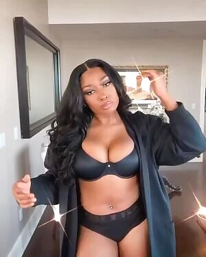 Megan 😁👌