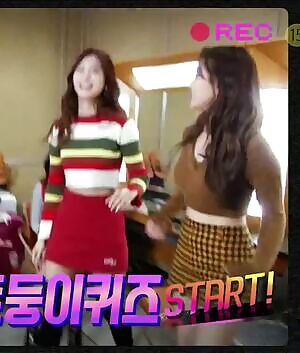 Twice - Tzuyu & Jihyo