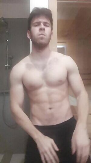 My turkish friend dont believe that this post can get popular.Bruh, nothing is hotter then me dancing to this lit music😠