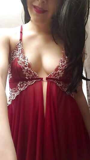 💋 My Valentine's Day's almost over, but I'm still single and ready to mingle~ 💕