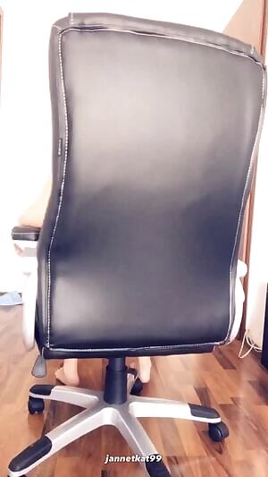 My new chair finally arrived!