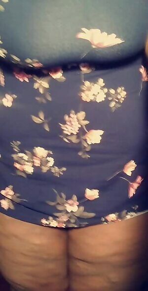 Good thing my thighs are big enough to catch all this wetness 😏💦