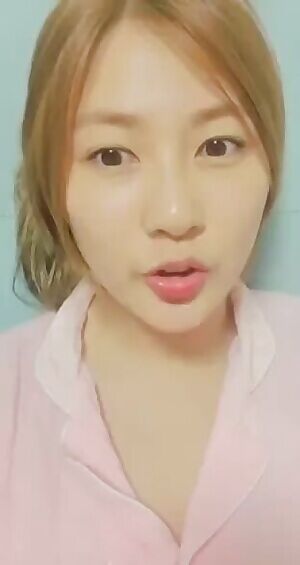 Apink - Hayoung moans on her live broadcast