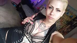 I wonder what kind of noises you'll make. with me live, or order a custom eo to put me on your bigger screen. 😈🖤