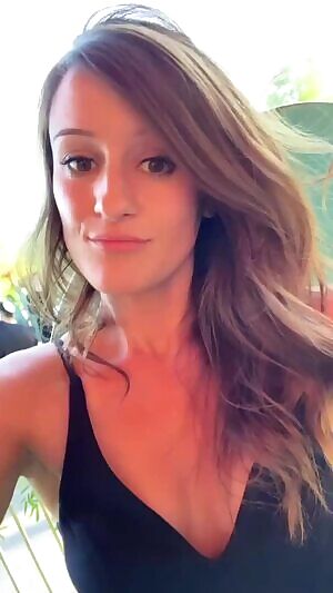 Jenna Ezarik Makes Me Cum Like A Fire Hydrant 💦