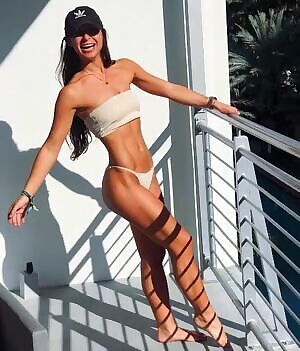 FAU slut sucking the cum out of his balls.