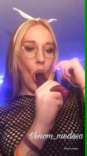 I love sucking dicks😍
