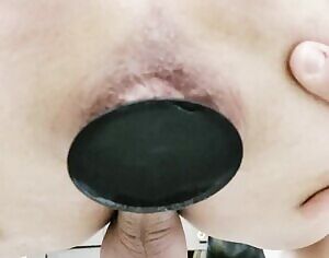 Nice round gape after pushing out this 3.5