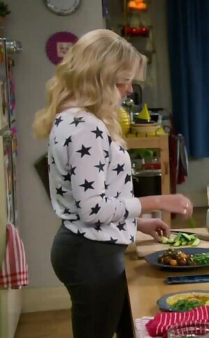 Emily Osment backplot on Young & Hungry
