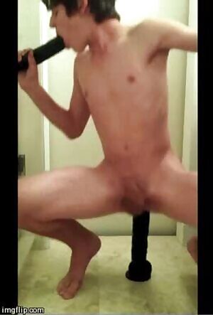 I got distracted while getting ready for school 🙈