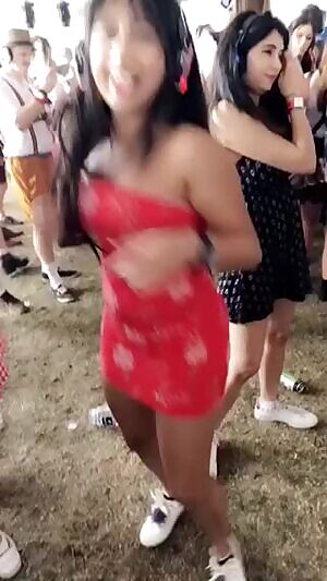 Them jiggling tits
