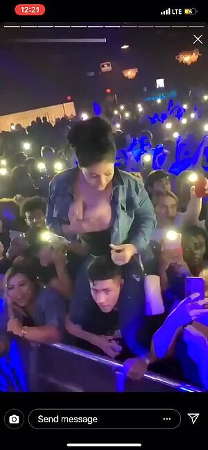 Everyone is trying to show their tits!