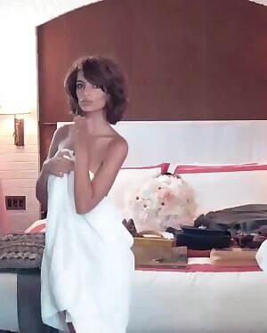 Emily Ratajkowski