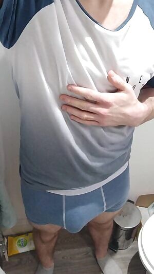 8 inches with a hands free spray 😘