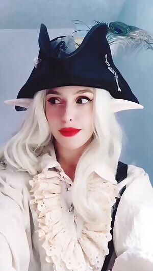 Even doe I'm a pirate, I don't mind to share my booty 😏 S