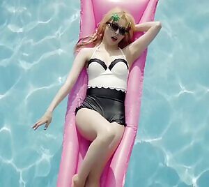 Red Velvet Irene - Ice Cream Cake