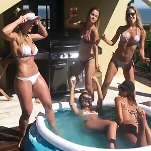 A pool party with Alice Matos, Nathalia Souza, Thaís Furtado, Pollyanna Stemut & Camila Onofre