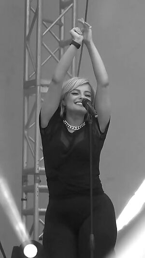 I want to fuck Bebe Rexha's Thighs