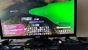 This how I game 🤫