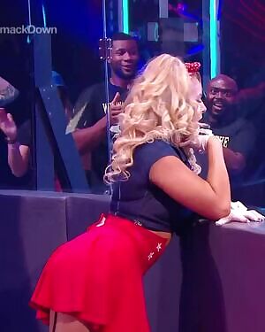 Lacey Evans is so fucking hot