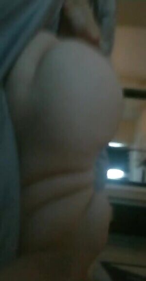 Mondays suck, let's stay in bed 💋🍆