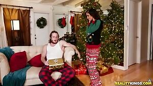 Last Minute Shopping Idea For My Sister And Mom... Hope It's The Right Size